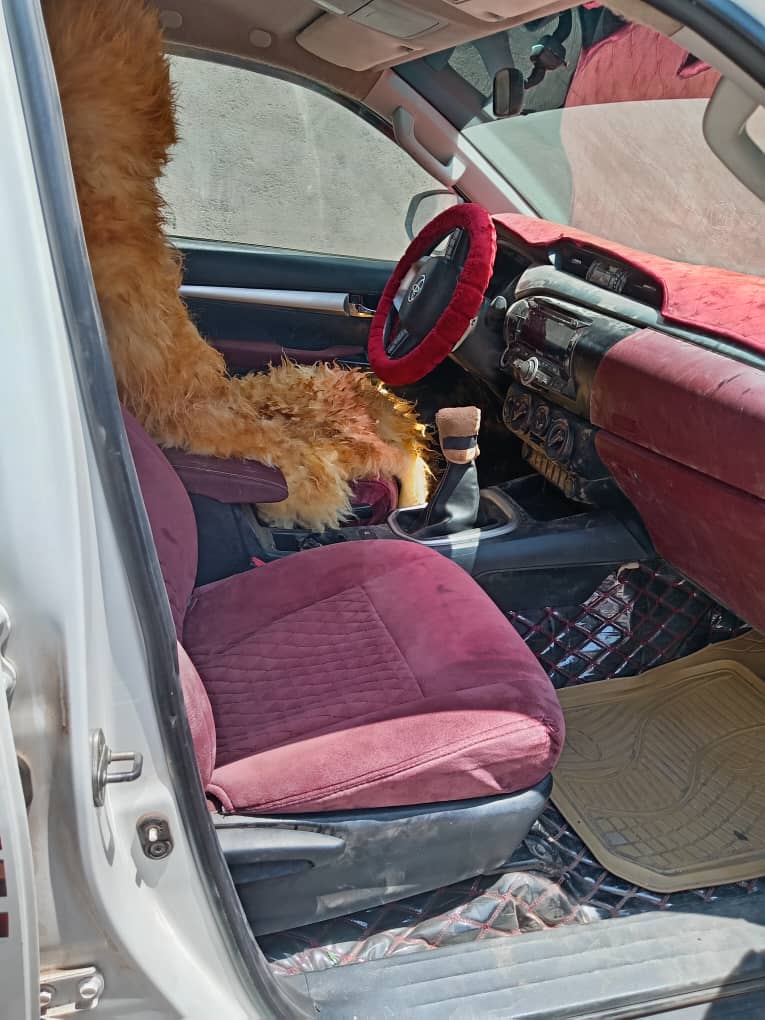 هايلوكس 2016 سعودي أصلي عبد اللطيف جميل بصمة جوة وبرة ممشى حقيقي ٩٧ فقط دبل عالي بنزين قير عادي مكنة ٢٧٠٠ سيارة قفل مكتملة استاندر شركة جوة وبرة بوهية شركة لساتك جديدة اول ترخيص من الأورنيك ترخيص خ١٢ جديد لوحات جديدة تكييف تلجة عربية كرتونة مكان المعاينة 