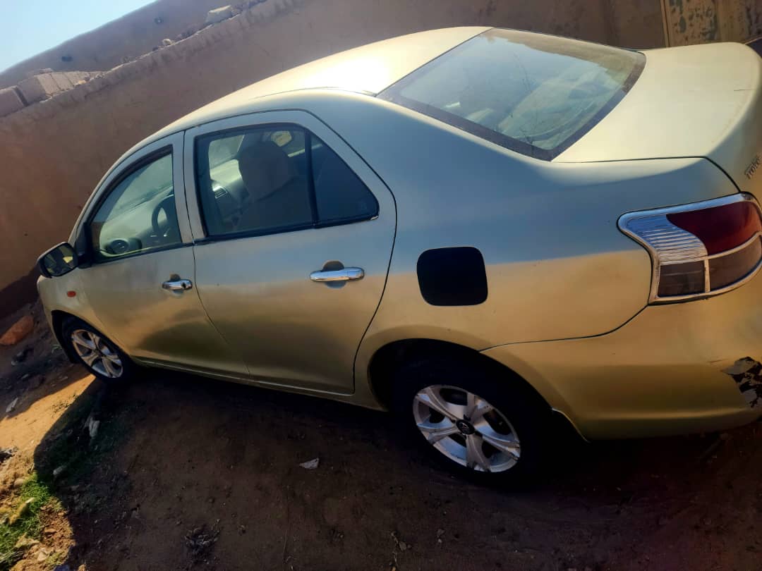 تويوتا كوريلا ياريس 2008